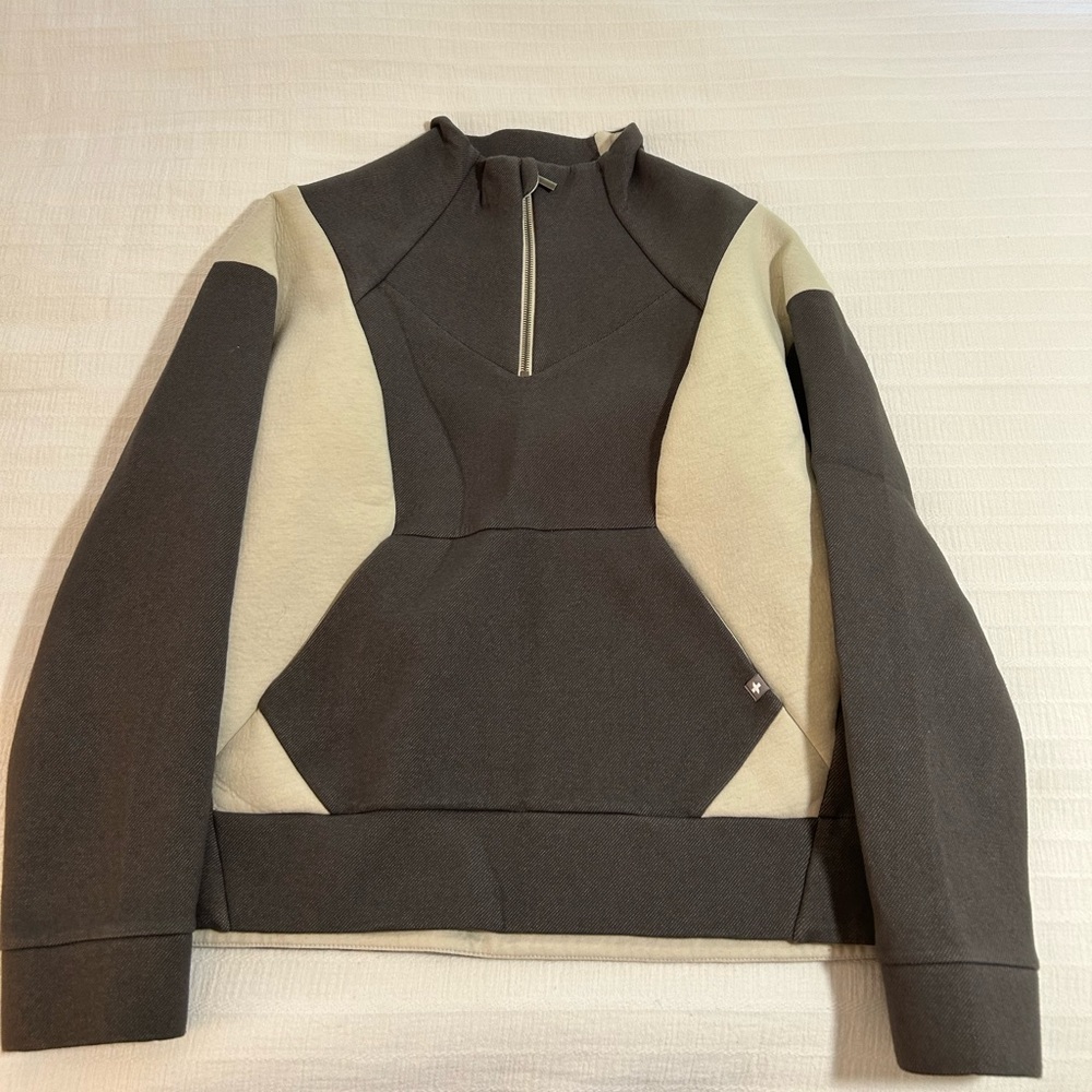 Figs Two-Tone Jacket in Dark Gray and Cream